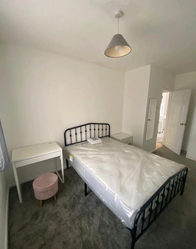 Large spacious double room in Hayes (UB4)  Main Photo