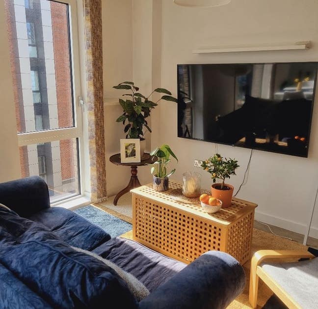 Waterside Apartment, big balcony, great location Main Photo