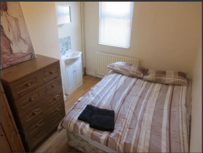 Double bed room, very close to ormeau and botanic Main Photo