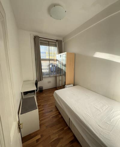 Double Room Earls Court  Main Photo