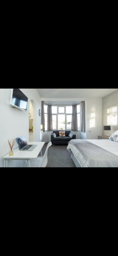 Self Contained Studio apartment Main Photo