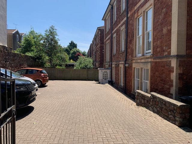 One Bedroom Flat in Clifton Main Photo