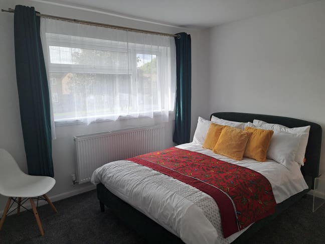 Large Double Room to Rent, Three Bridges, Crawley Main Photo