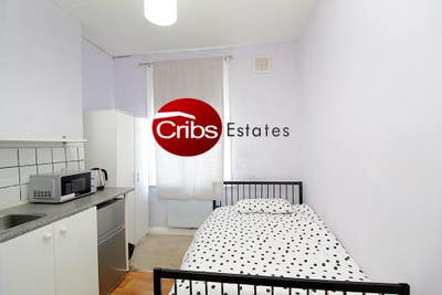 Studio Flat Available in Queens Road SE15 (Couple) Main Photo