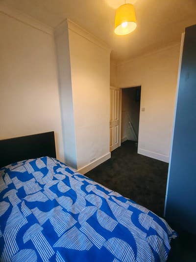 Large SIngle Room - £490 bills included  Main Photo