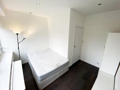 Bright room available now, Pimlico/Victoria Main Photo