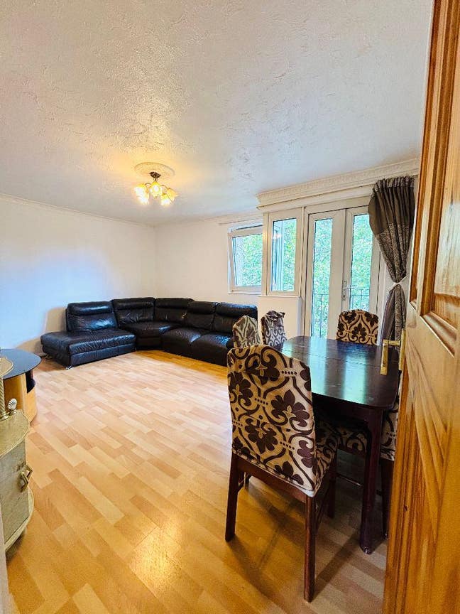 Newly Done 4bedroom House Available In  Aldgate Main Photo