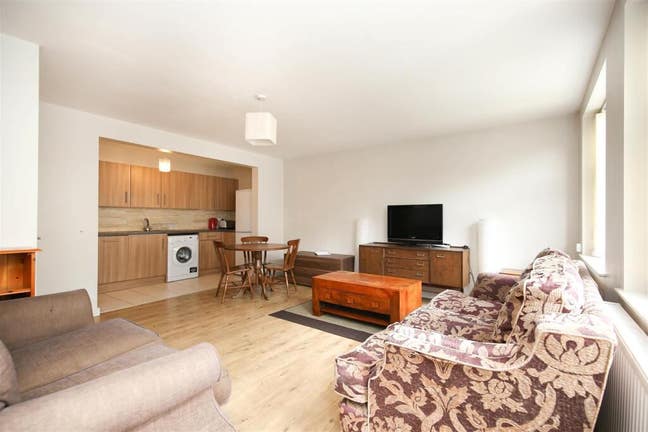 Student House Needs 1 Housemate – Newcastle Centre Main Photo