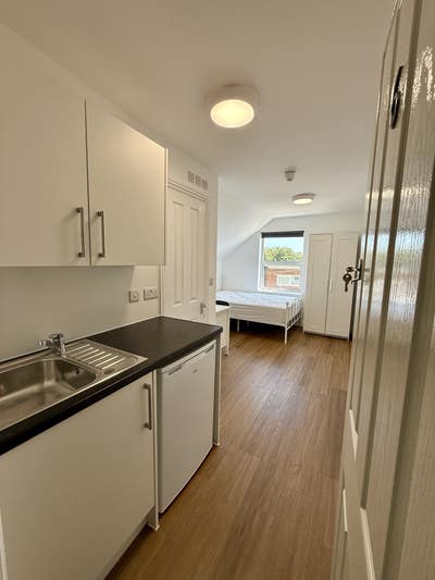 ✺ Studio-Style Ensuite Room with Kitchenette ✺  Main Photo