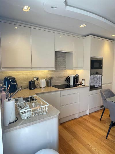 Lovely flay in Fulham Main Photo