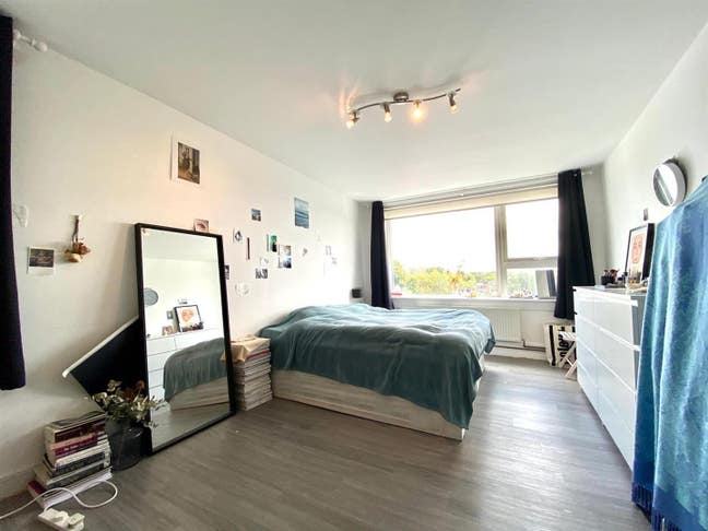 3 bedroom flat with stunning views of the city  Main Photo