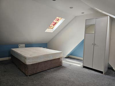 5 Bed House Available in SW17 Main Photo