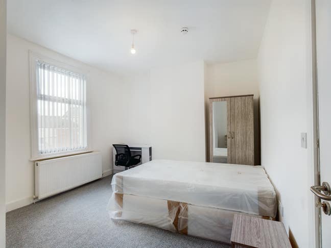 En Suite Room to Rent on Westbourne Grove  Main Photo