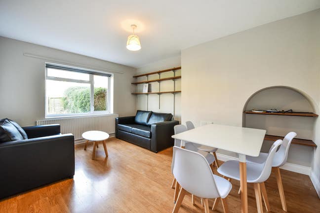 Wavell Way, Stanmore Winchester  Main Photo