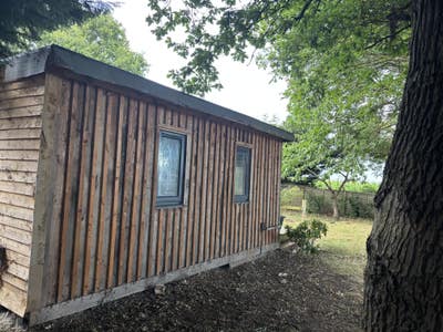 Garden room cabin overlooking the fields  Main Photo