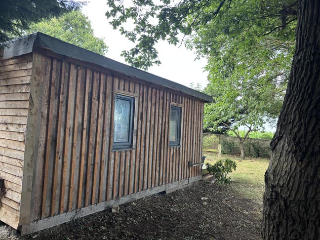 Garden room cabin overlooking the fields  Main Photo