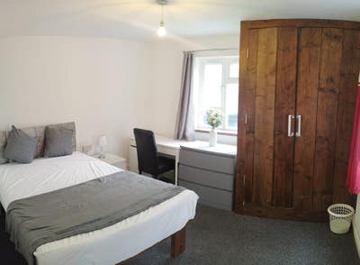 Ground Floor Room - Tucked away at the back -Quiet Main Photo