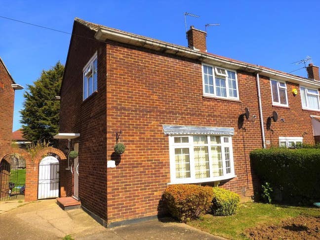 3-bedroom house available to rent in Hayes UB4 Main Photo