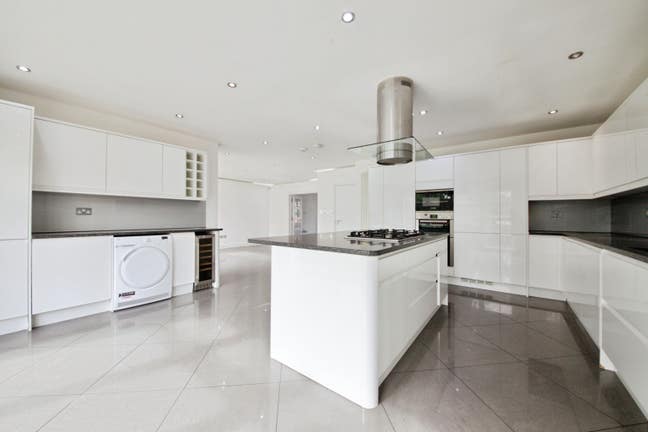 6 Bed modern family House in Wembley Park Main Photo