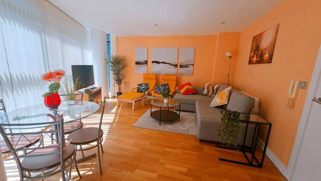 Quiet Beautiful 2 bed apartment close to centre Main Photo