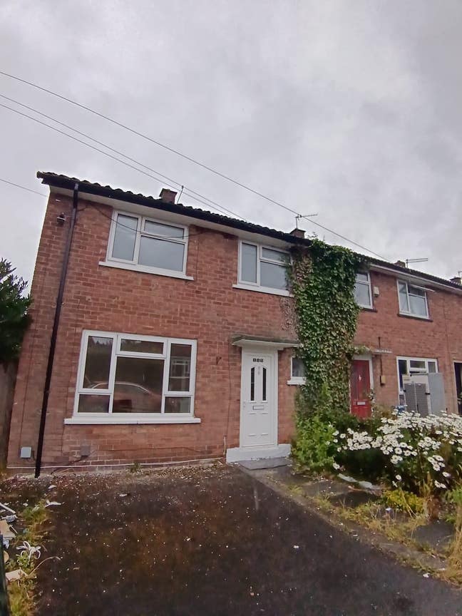 🏡 Fabulous 3 Bedroom Family Home to Let M28  🚨 Main Photo