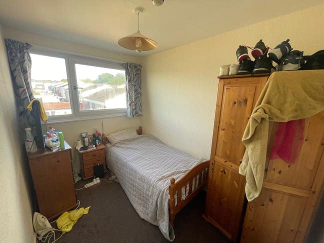 Single Room in Pin Green, Stevenage – SMART TV Main Photo
