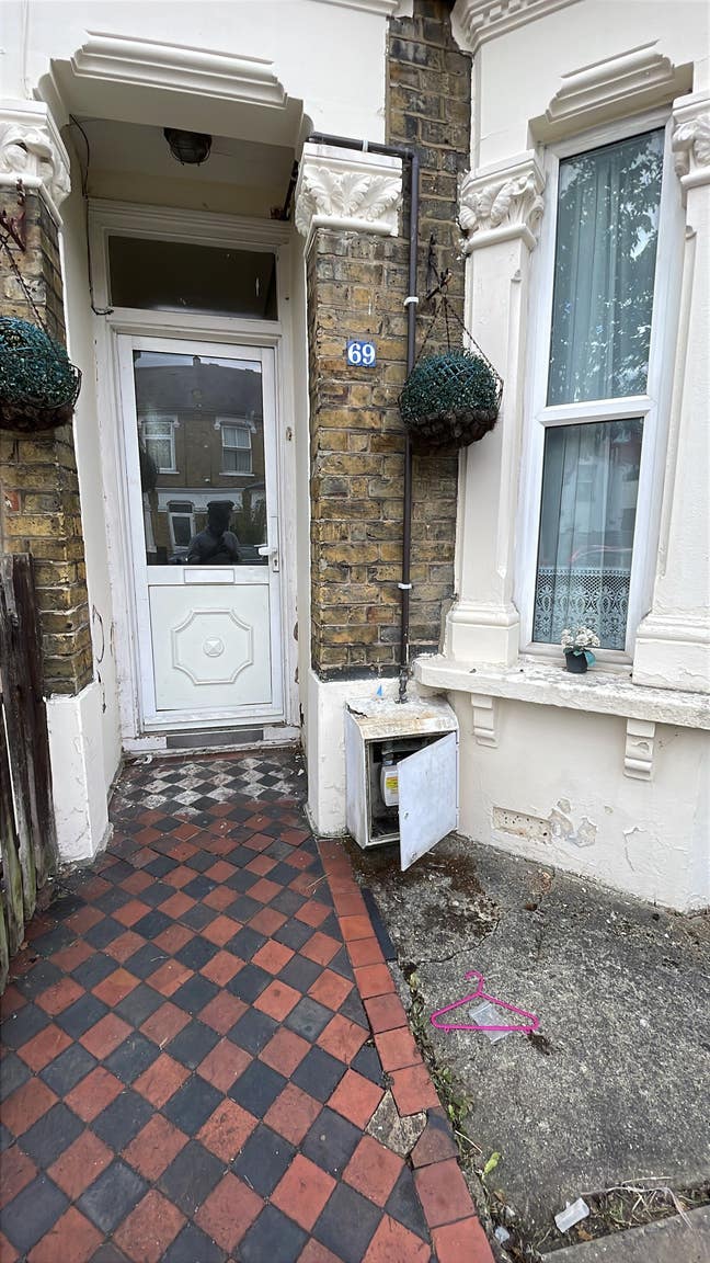 Manor park 4 bed house  Main Photo