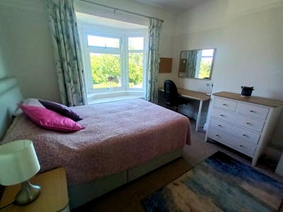 Light, airy double room with great views Main Photo