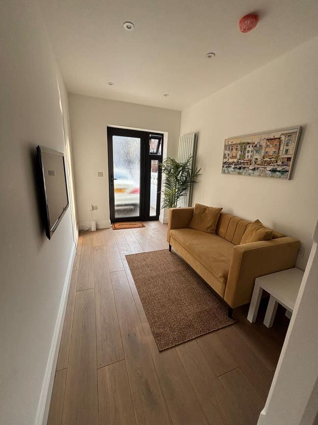 1 Bed Flat, Close To Newbury Park St, Bills inc Main Photo