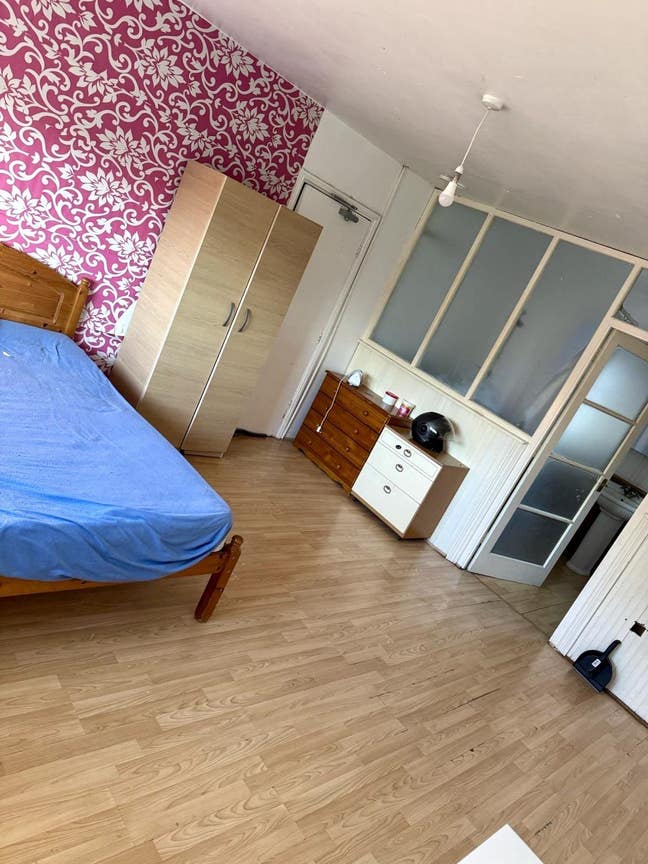 Large Ensuite Room+Couple Welcome+All Bill Includs Main Photo