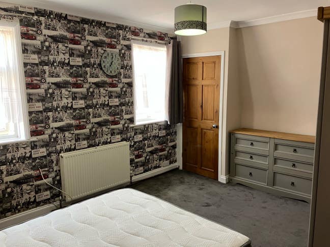 Large double room Main Photo