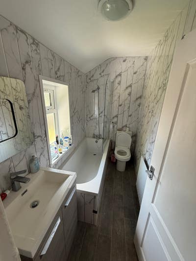 Single furnished room available Main Photo