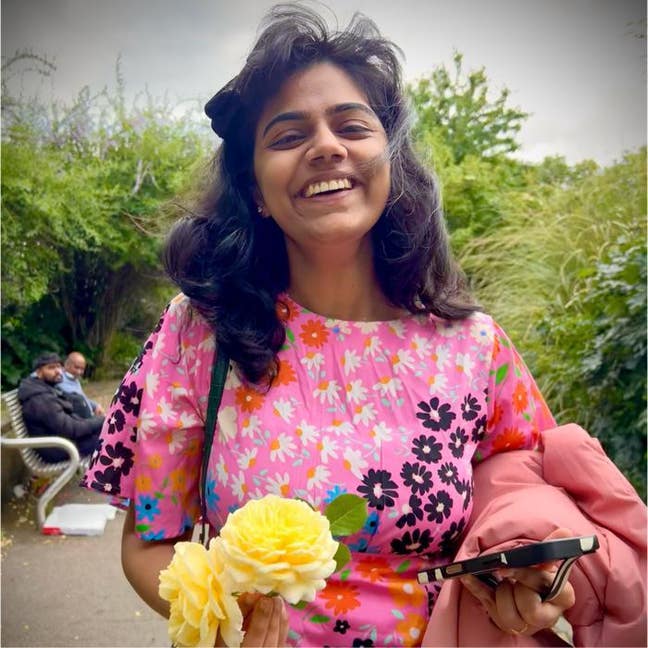 I am a professional female aged 28.  I am loo... Main Photo