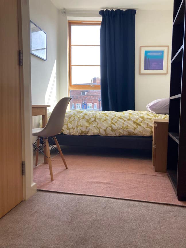 Single Room Hackney Short term Main Photo