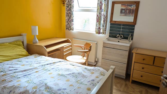 Short-Term Room Available | Kingston / Richmond  Main Photo
