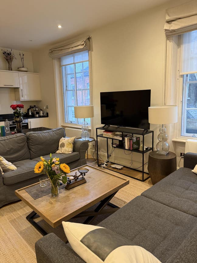 1 Bed in 2-Bed Flat in Heart of Belgravia  Main Photo