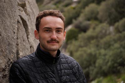 Student looking for room in community environment Main Photo