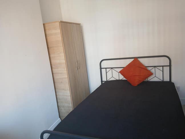 Newly refurbished 4 bed House Main Photo