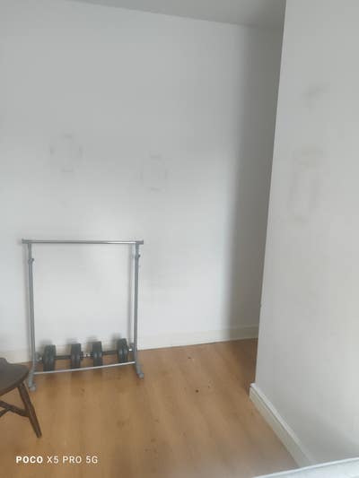 Single bedroom available in 4 bedroom house  Main Photo