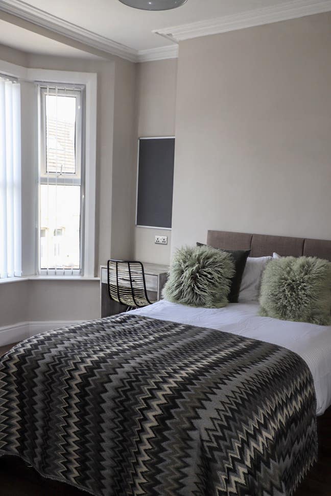 Large, luxurious rooms near the City Centre Main Photo