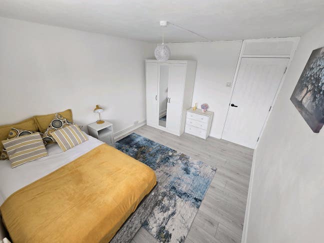 Large double room  Main Photo