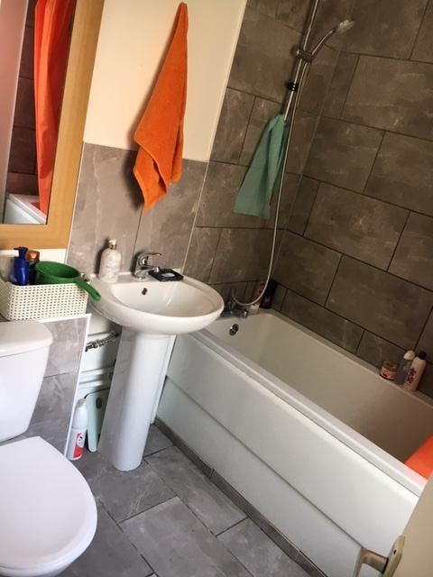 Lovely Single Room in Homerton Available Main Photo