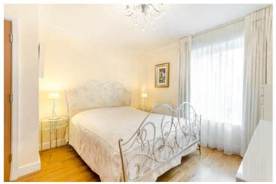 Modern 3 bedroom flat with roof terrace & balcony Main Photo