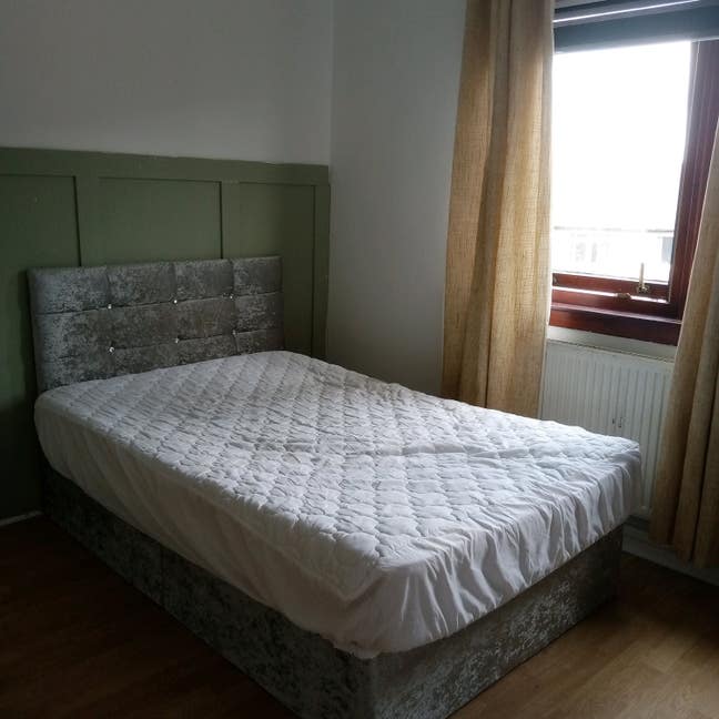 Double room for Muslim female in Falkirk  Main Photo