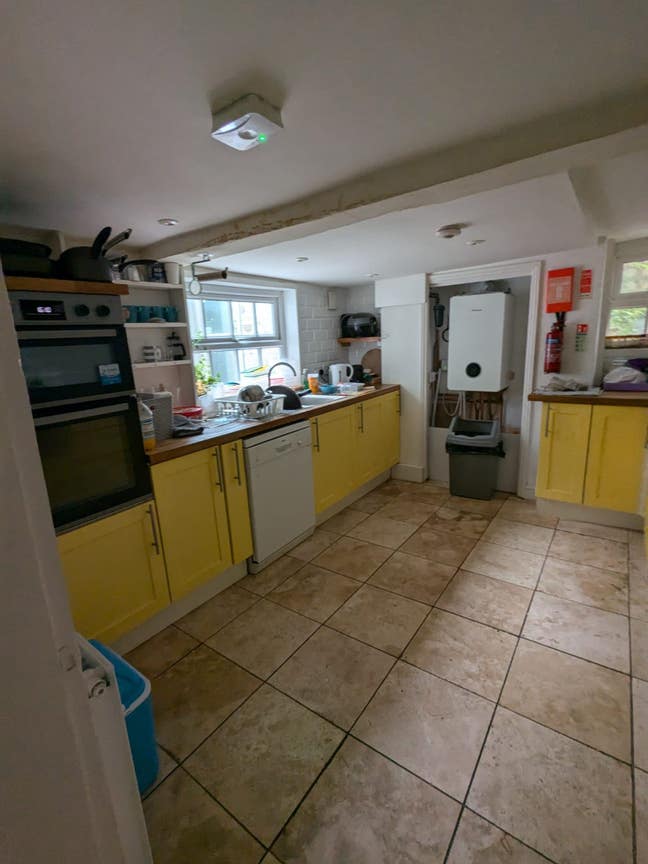 2 double rooms central Glos Main Photo
