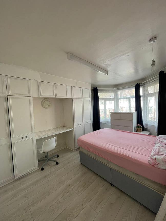  2  Rooms  available  Alperton(Females  preferred)
 Main Photo