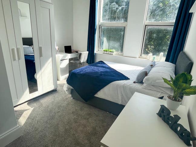 Brand Newly Refurbished 8 Bedroom House  Main Photo
