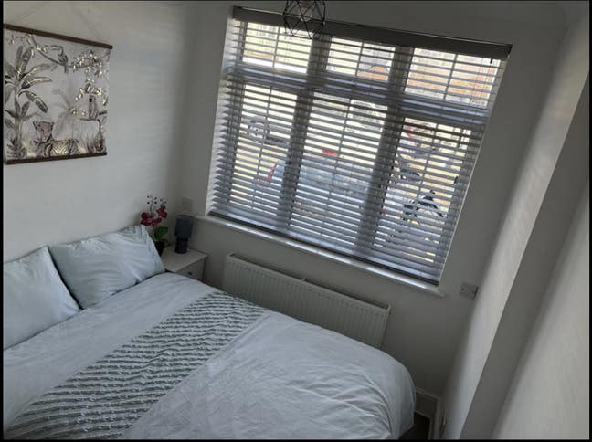 En-suite and stylish double bedrooms available  Main Photo