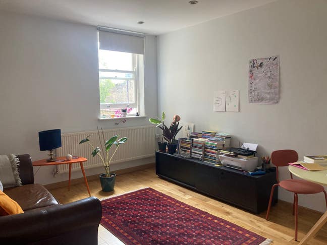 Hackney one bed flat short let August Main Photo