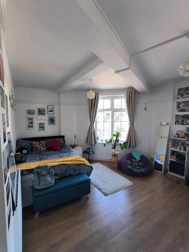 SUBLET Oval - Double room - Females preferred Main Photo